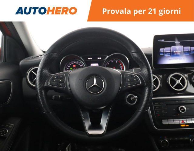 MERCEDES-BENZ GLA 200 Premium