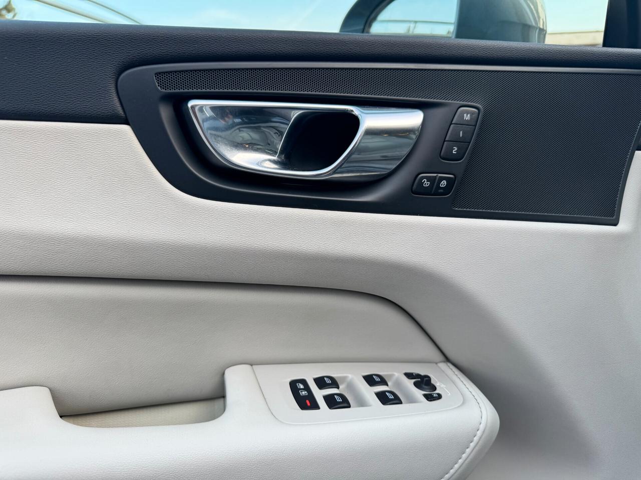 Volvo XC 60 XC60 B5 (d) AWD Geartronic Inscription