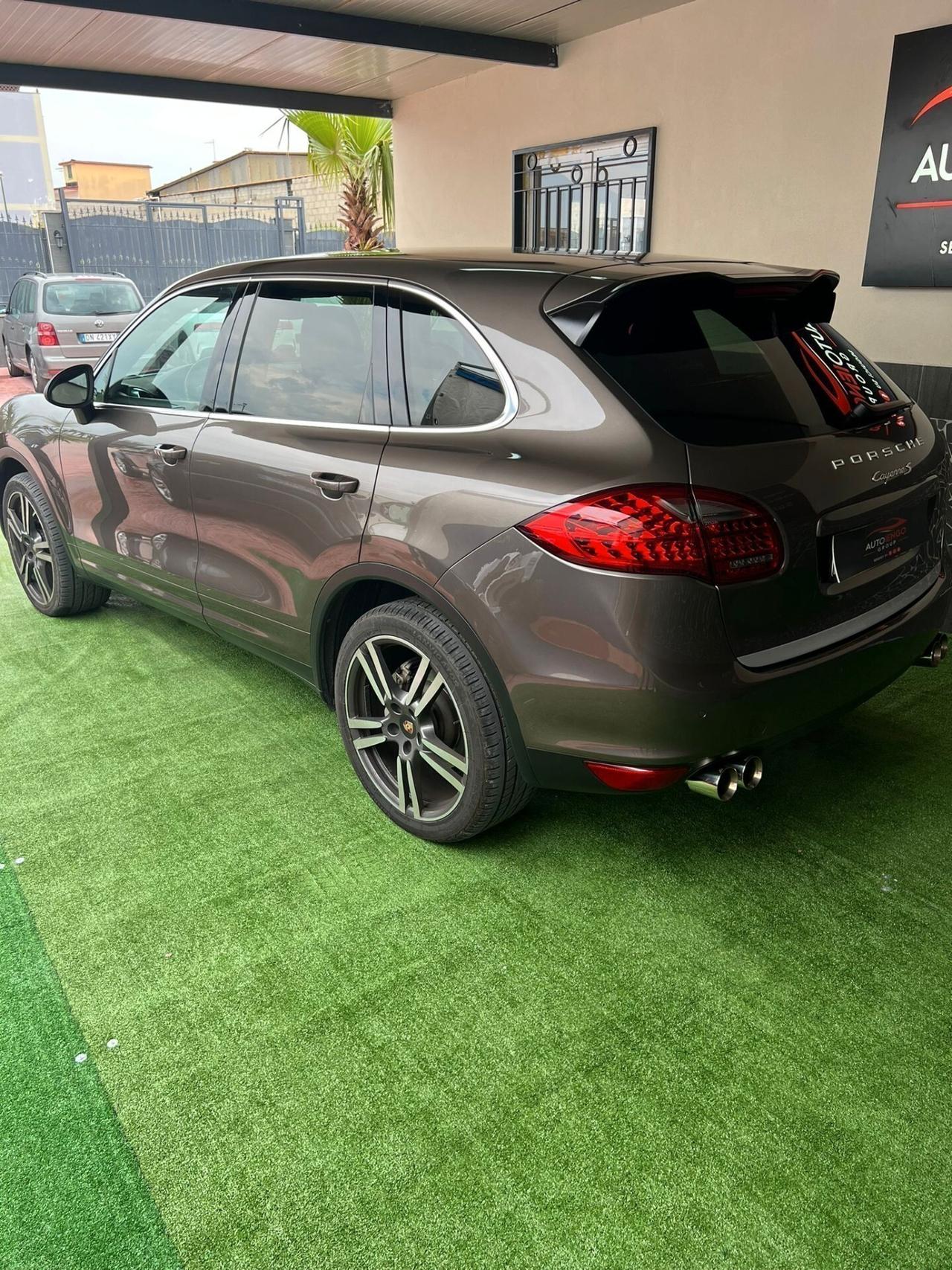 Porsche Cayenne s 4.8 V8