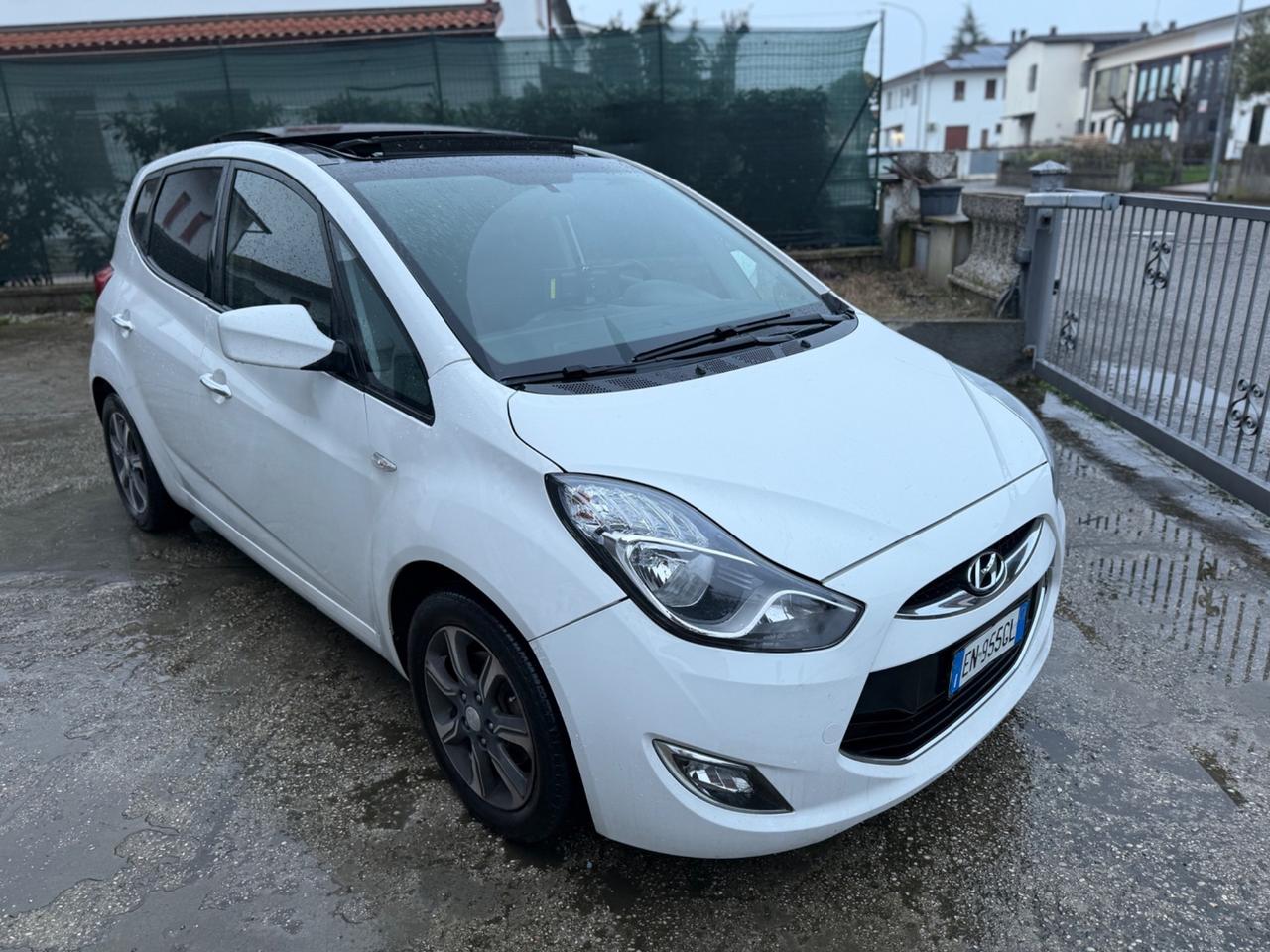 Hyundai iX20 1.6 CRDI FULL TETTO APRIBILE NEOPATENTATI