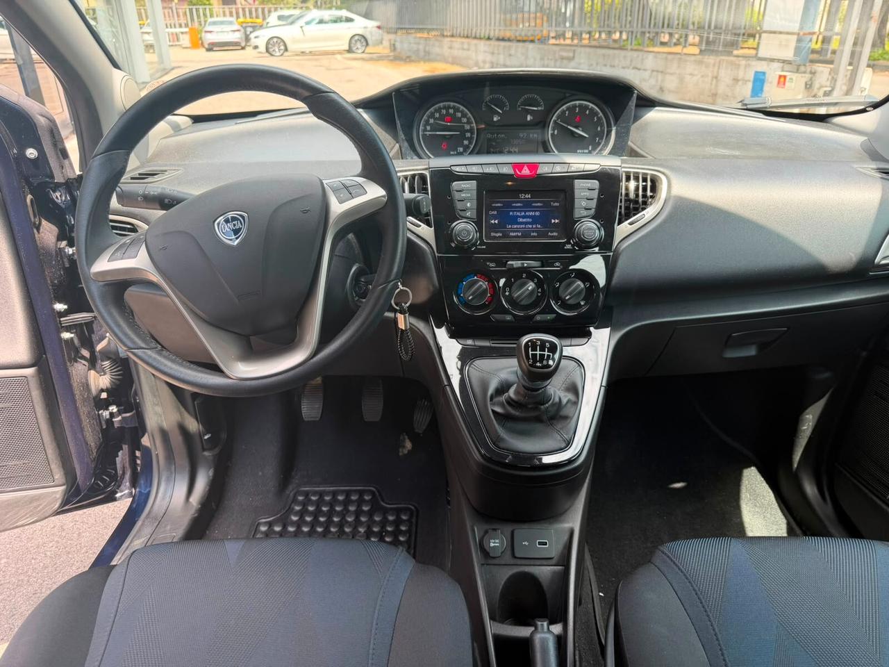 Lancia Ypsilon 1.0 FireFly 5 porte S&S Hybrid Ecochic Gold