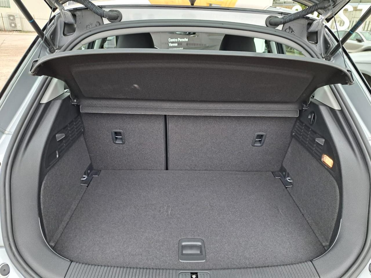Audi A1 SPB 1.6 TDI S tronic line -DOPPI CERCHI