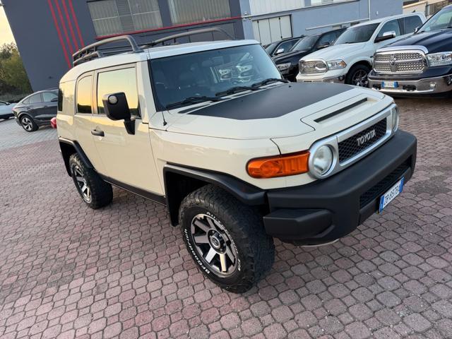 TOYOTA FJ Cruiser 4.0 V6 4X4 BELLISSIMA COME NUOVA!