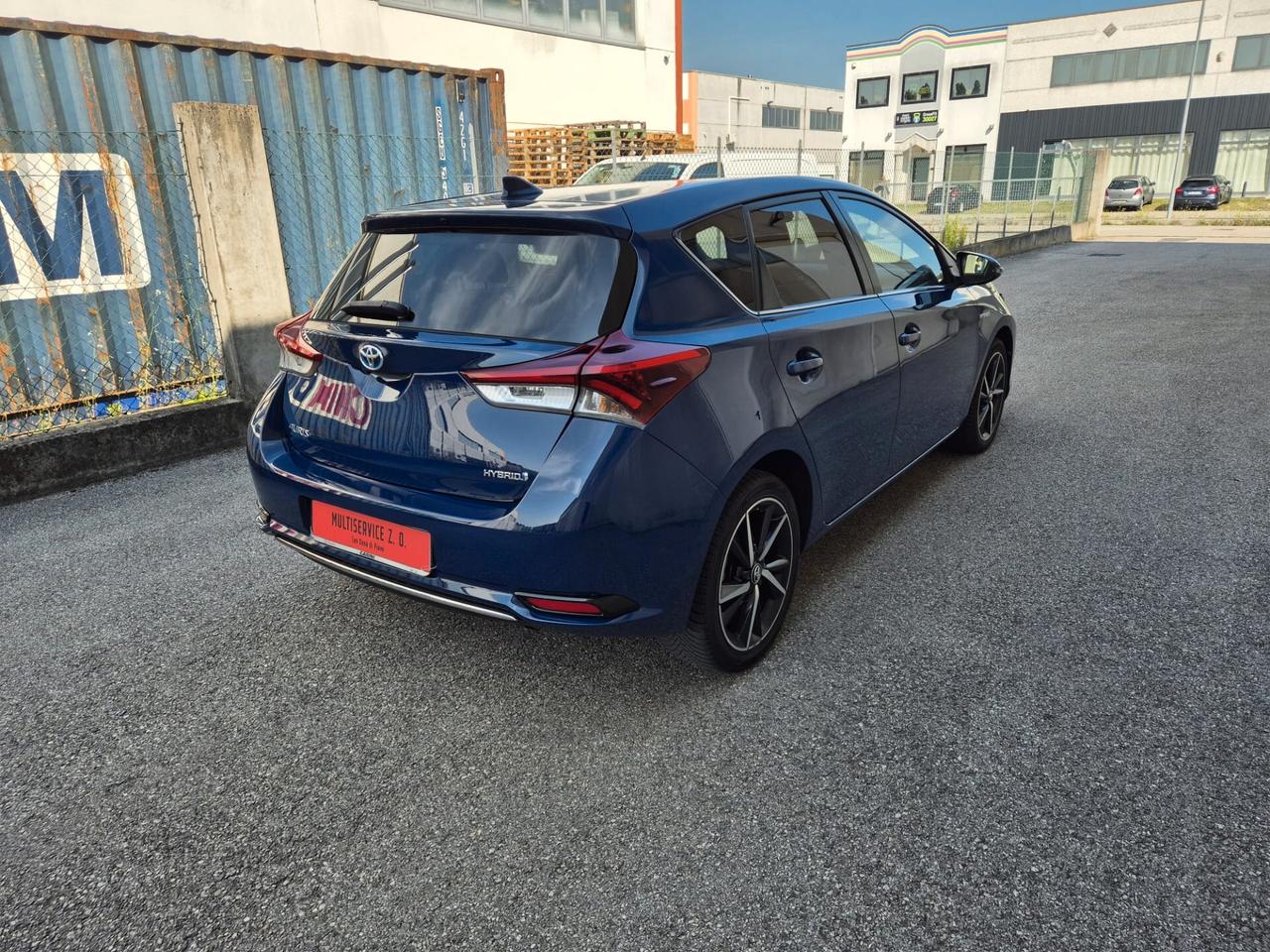 Toyota Auris Touring Sports 1.8 Hybrid Black Edition