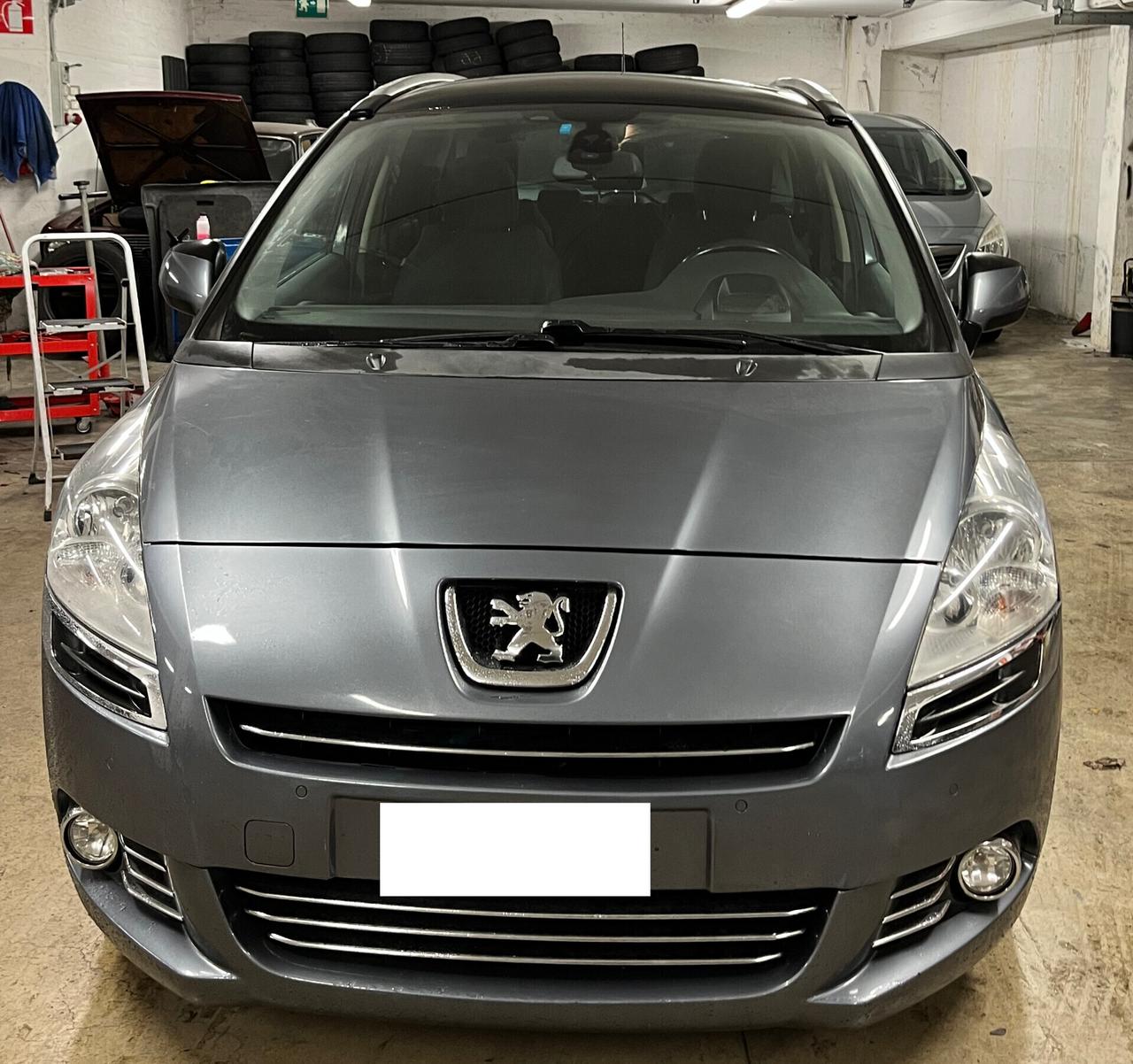 PEUGEOT 5008 1.6 HDI - CAMBIO AUTOMATICO - 7 POSTI - 112 CV