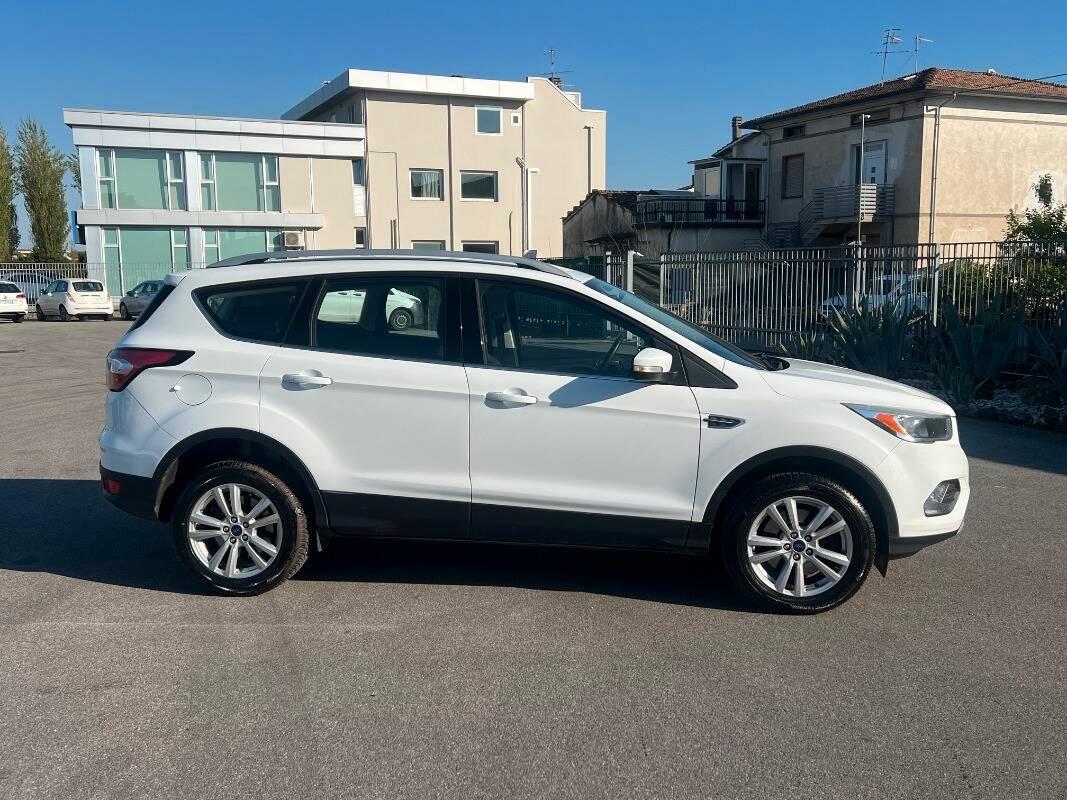 Ford Kuga 1.5 tdci Plus s&s 2wd 120cv