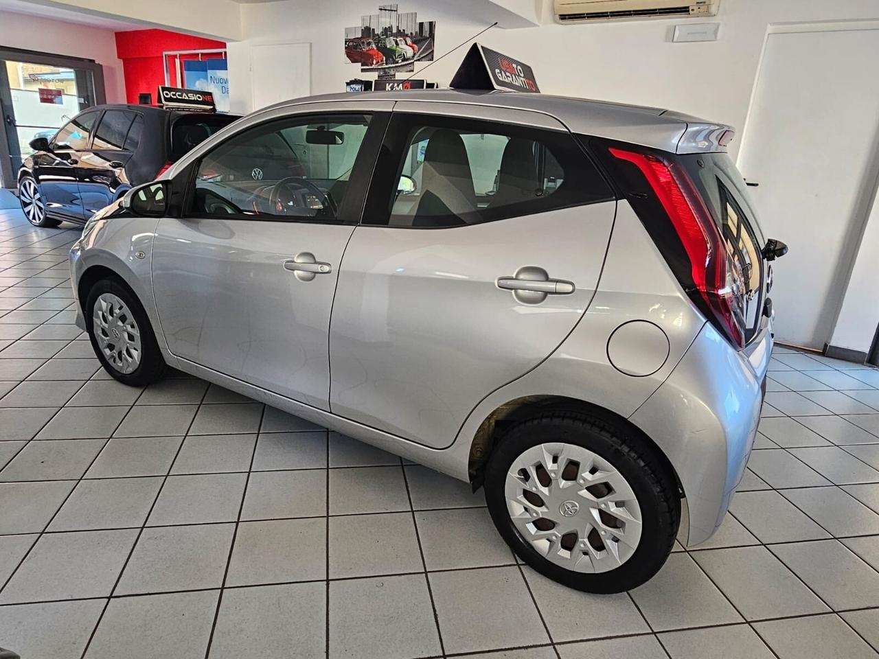 Toyota Aygo 1.0 VVT-i 72 CV 5 porte x-clusiv MMT