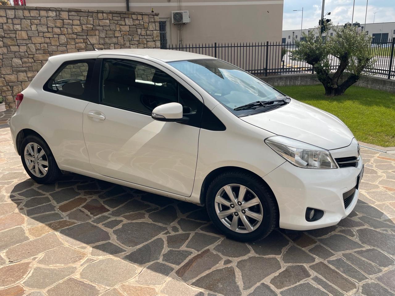 Toyota Yaris 1.0 Active 3p. OK Neop.