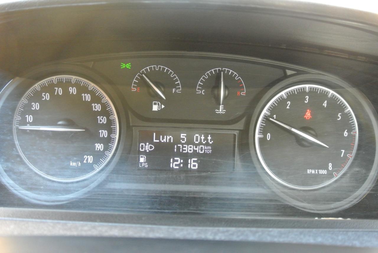Lancia Ypsilon 1.2 69 CV 5 porte GPL Ecochic Elefantino Blu