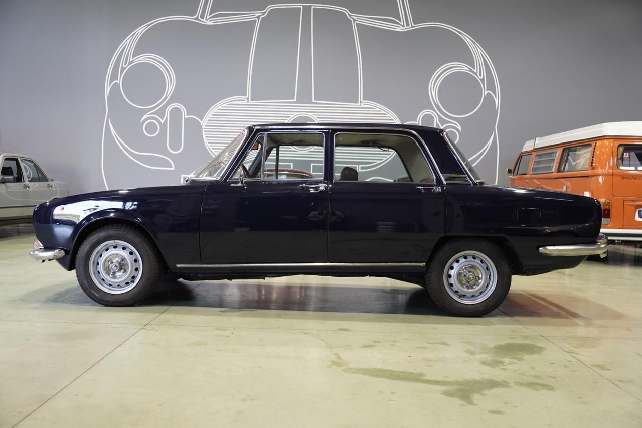 Alfa Romeo Giulia 2000