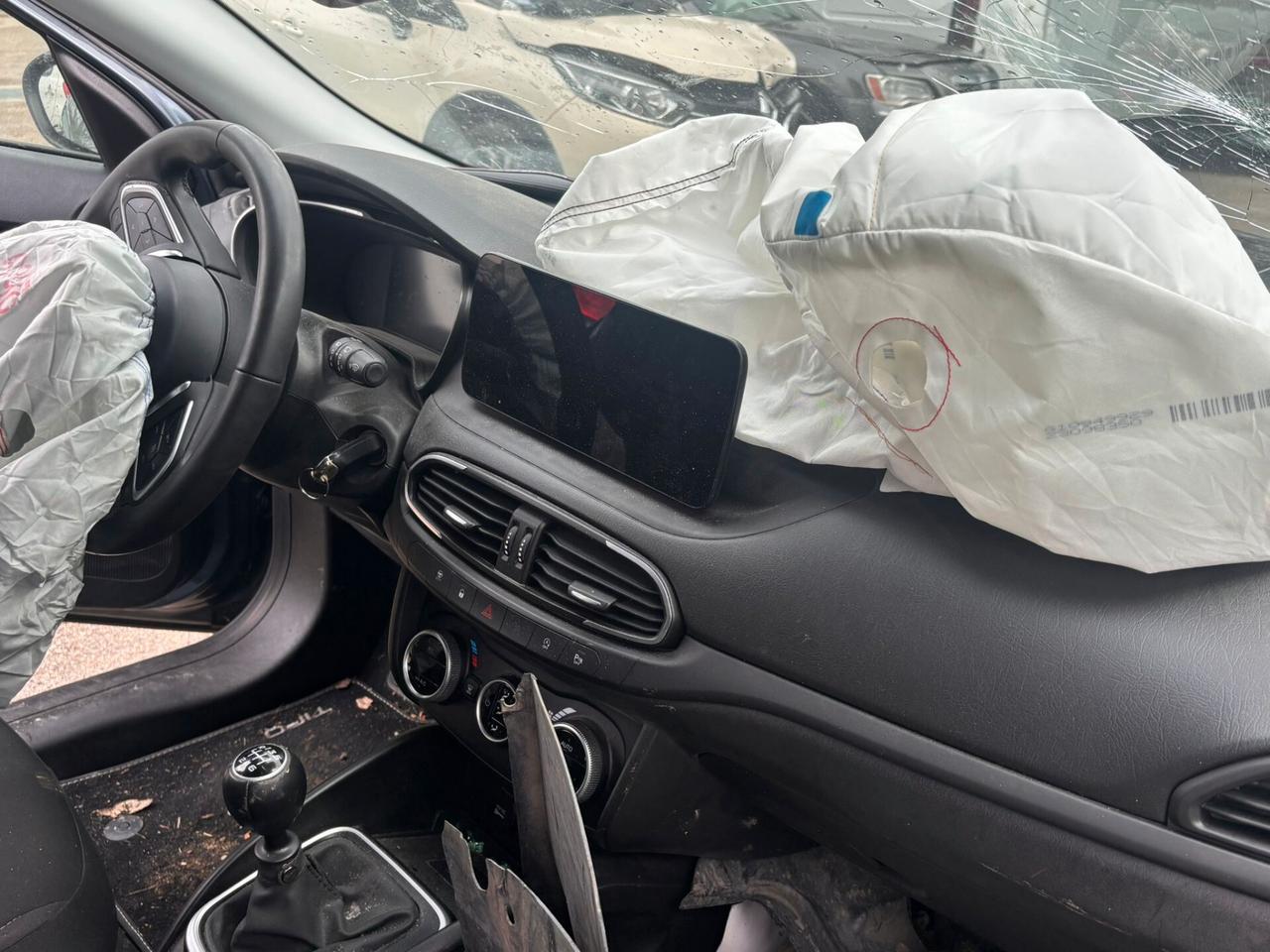 Fiat Tipo 1.6 Mjt S&S 5 porte Cross sinistrata