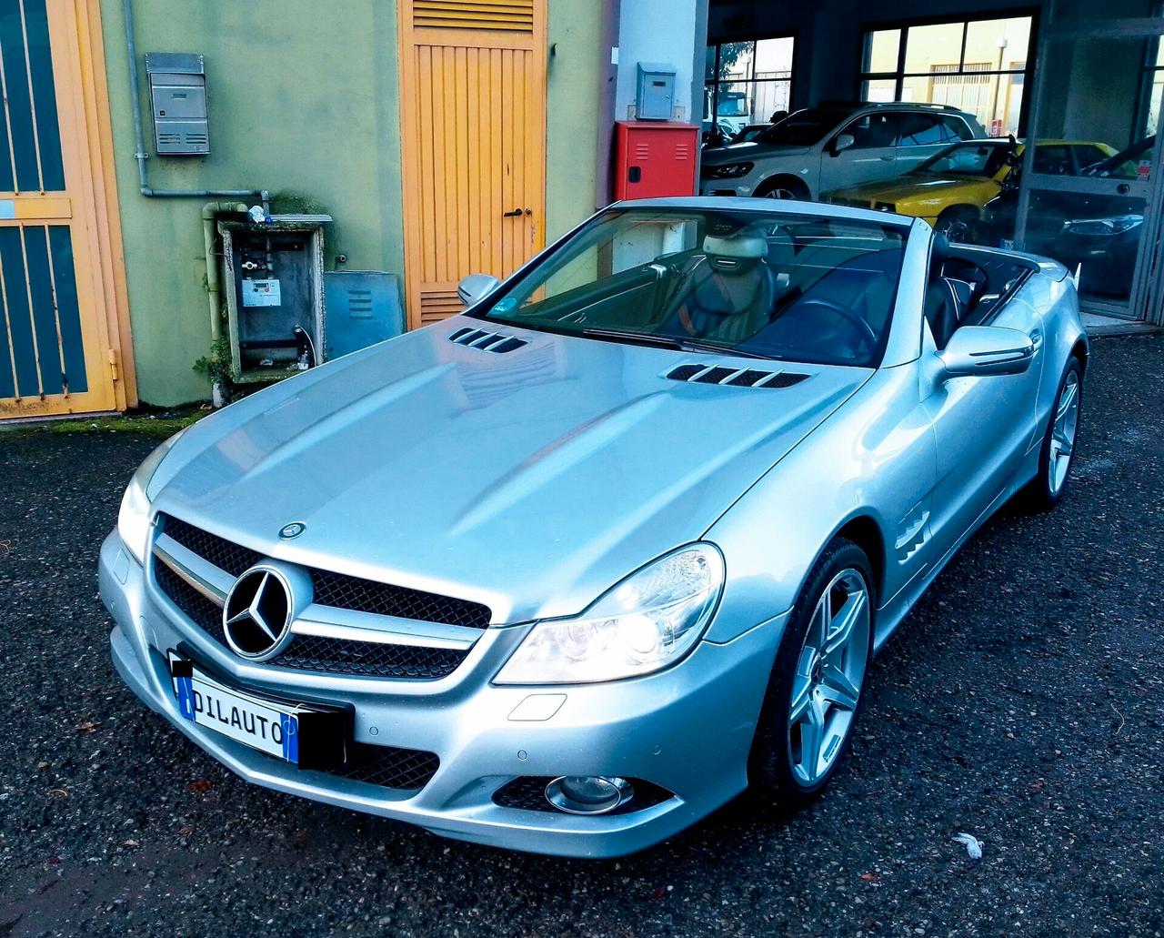 Mercedes-Benz SL 350 PELLE NAVI CERCHI AMG -- PERMUTE - FINANZIABILE