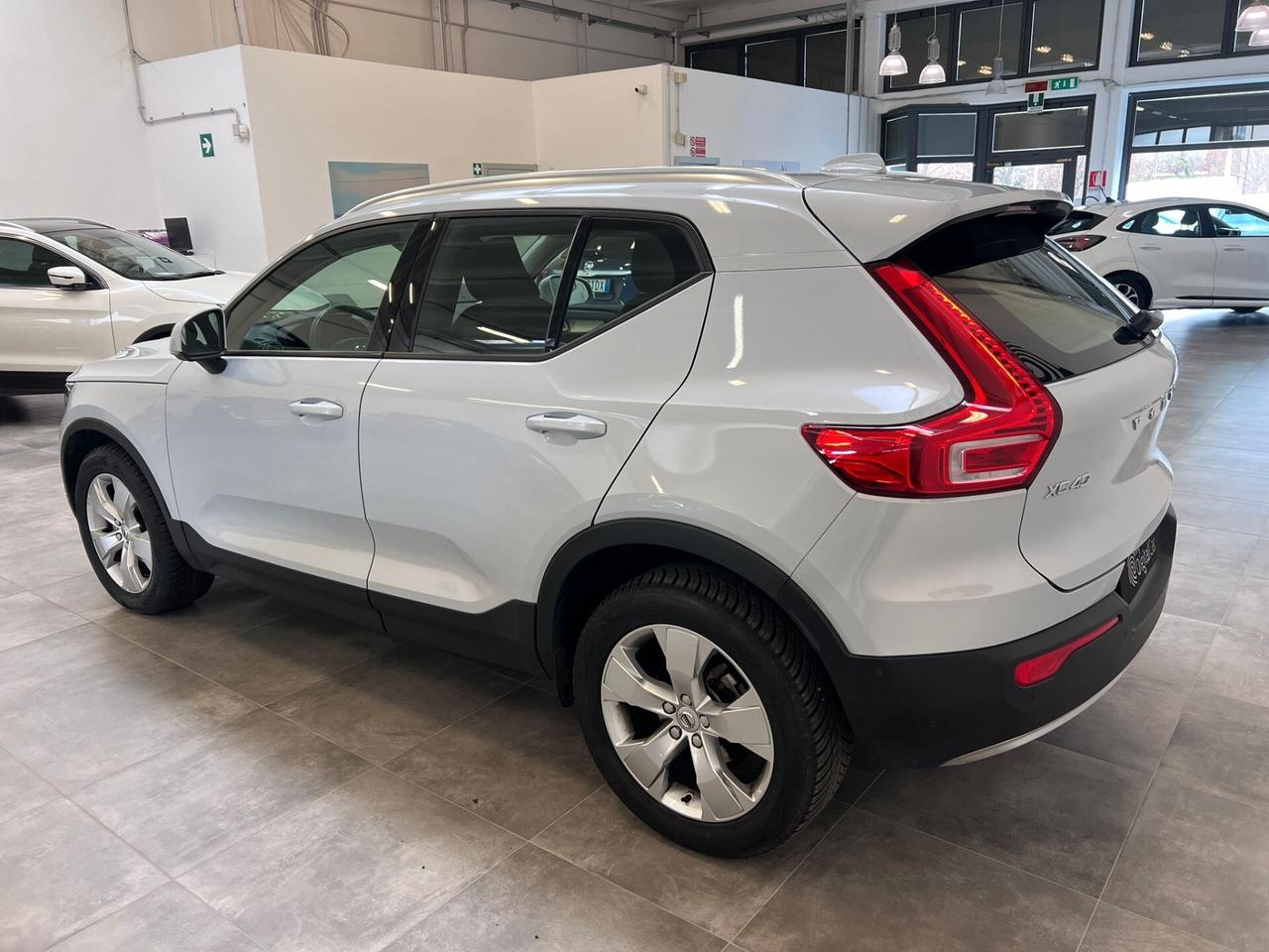 Volvo XC40 T2 Geartronic Momentum GPL