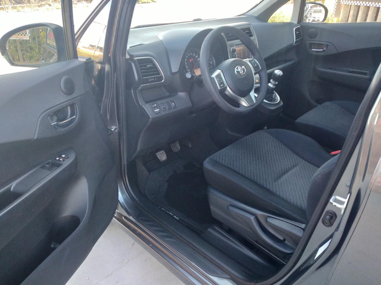 Toyota Yaris Verso-S 1.4D MT Active