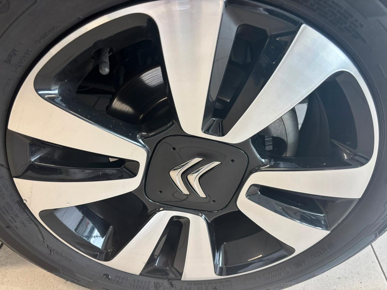Citroen C3 SHINE PureTech 83 5 porte UNICO PR.