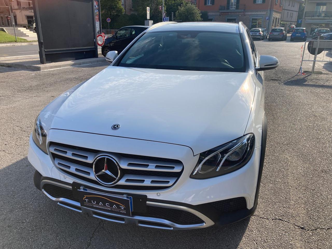 Mercedes-Benz E 220 E-Class E #6086