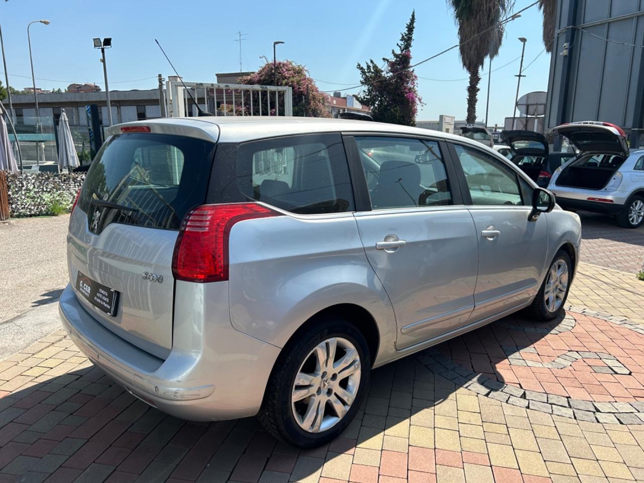 Peugeot 5008 1.6 HDi 112CV Allure