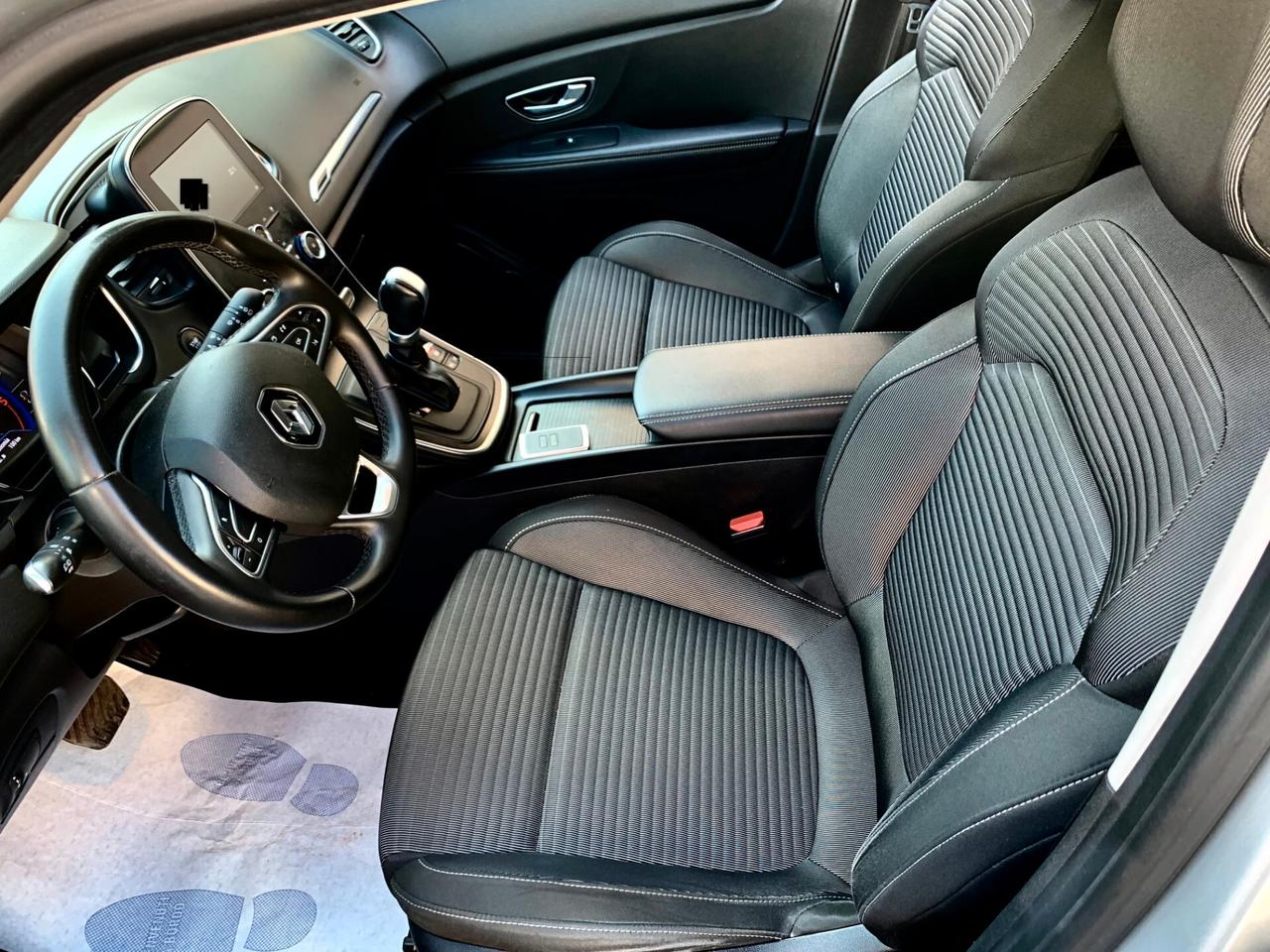 Renault Grand Scenic dCi 120 CV EDC Sport 7 POSTI