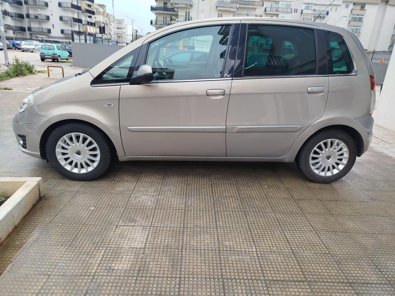 Lancia MUSA 1.4 16V EURO 5 S&S Platino