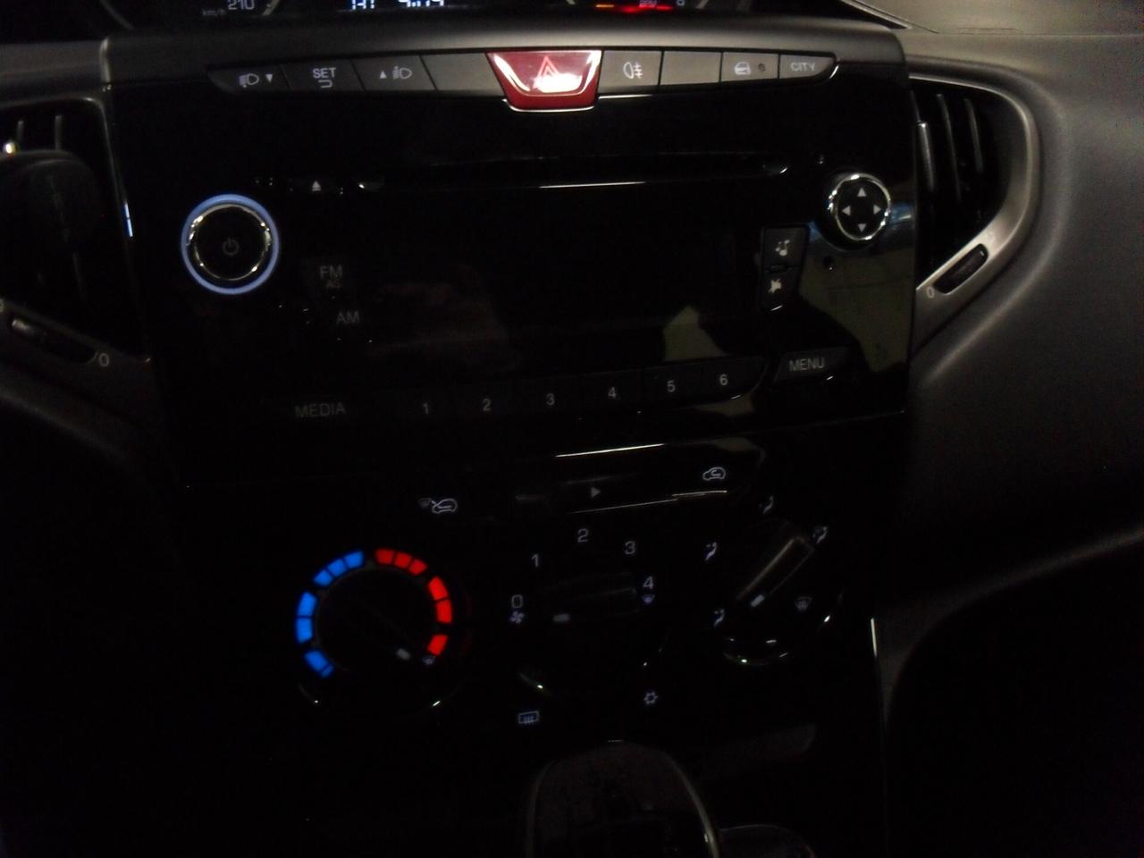 Lancia Ypsilon 1.2 69 CV 5 porte Silver