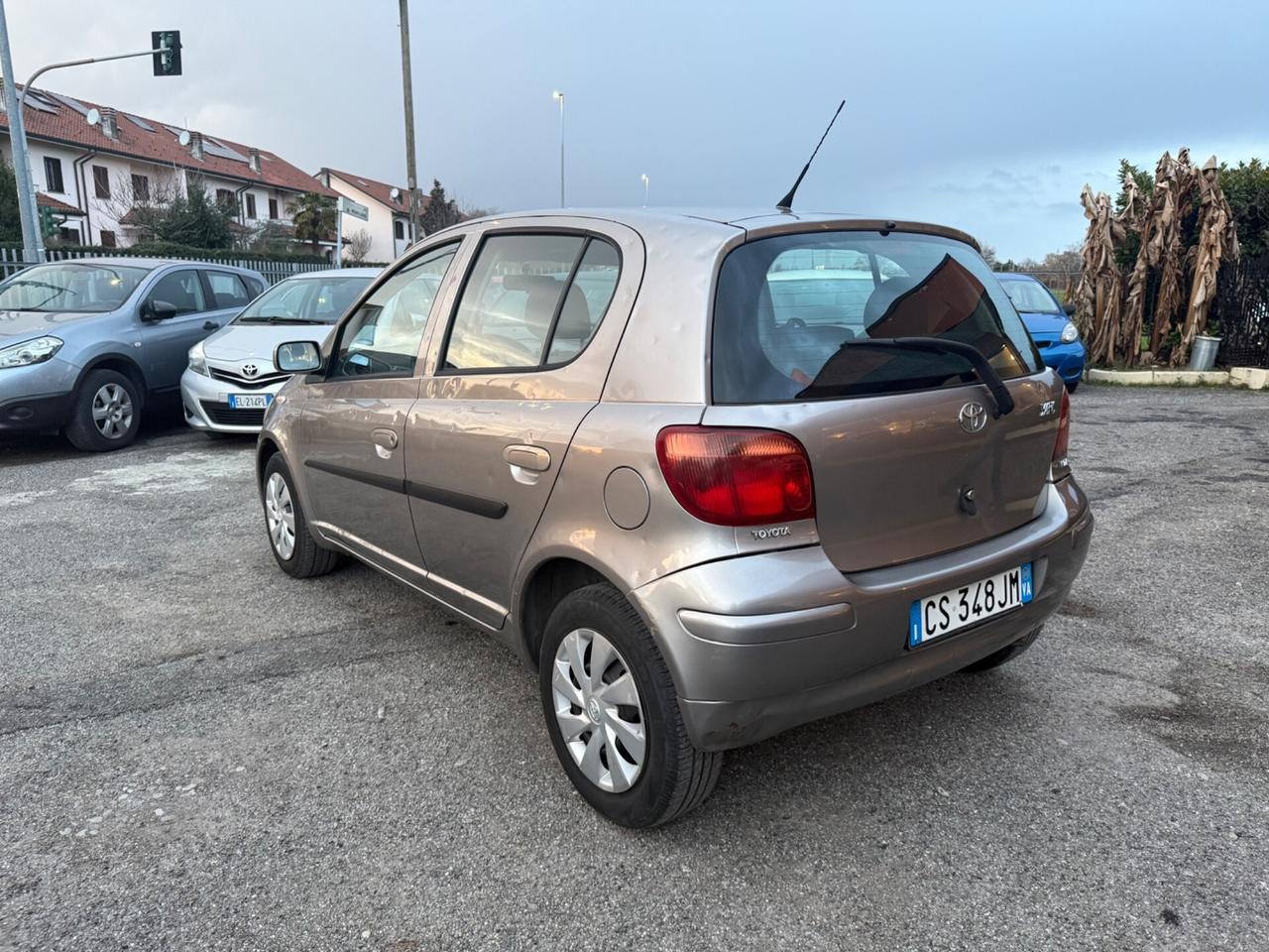 Toyota Yaris 1.0i 16V cat 5 porte Sol