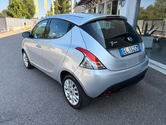 Lancia Ypsilon 1.2 69 CV 5 porte S&S Gold