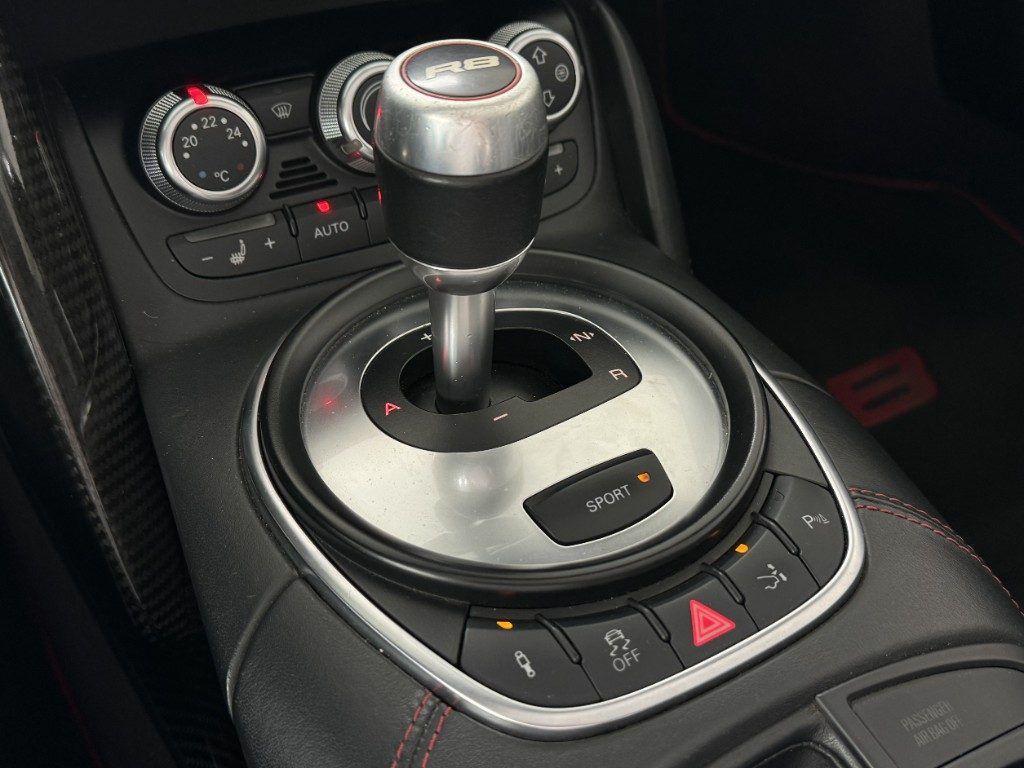 AUDI R8 Spyder 5.2 V10 quattro R-tronic CARBONCERAMICA