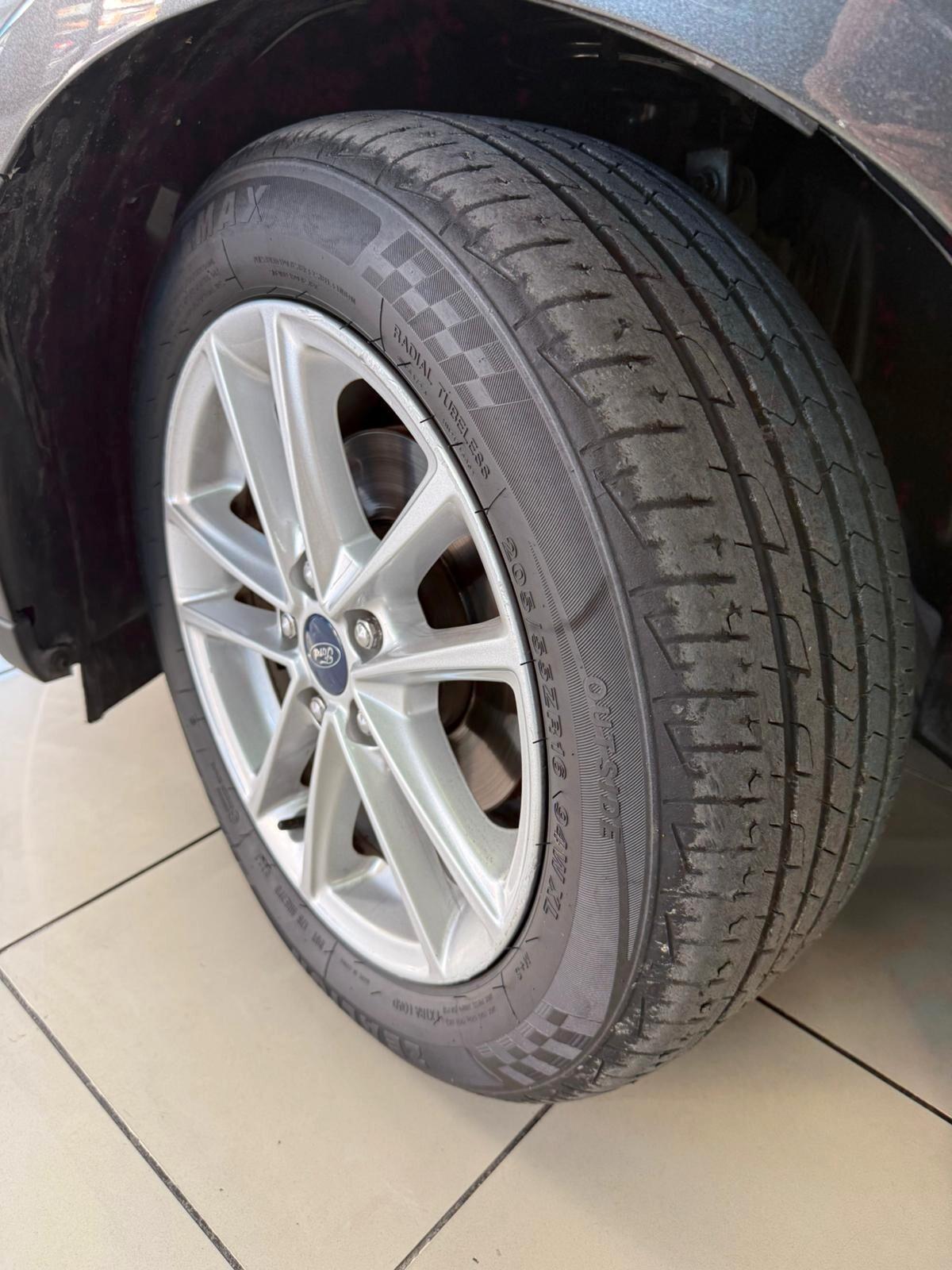 Ford Focus 1.5 TDCi 120 CV Start&Stop Powershift Titanium
