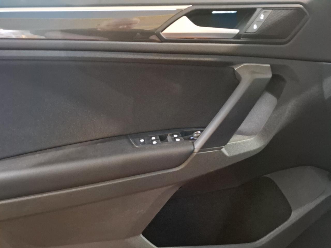 Volkswagen Tiguan 2.0 TDI SCR DSG 4MOTION Sport BMT