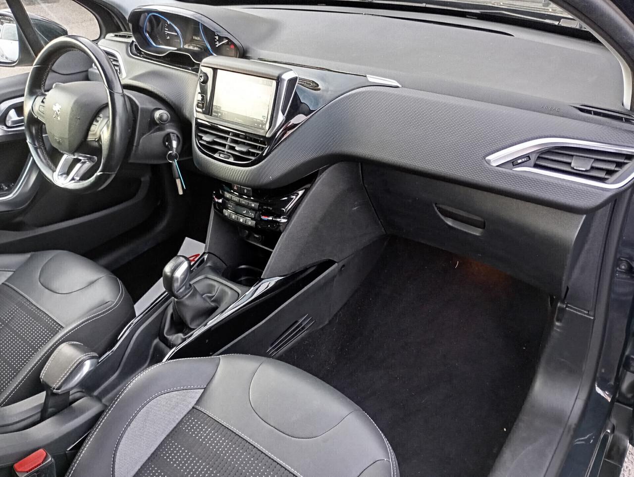 Peugeot 2008 1.2 PureTech Turbo 110CV Allure