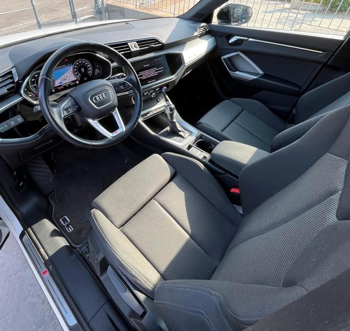 Audi Q3 45 TFSI e S tronic line edition