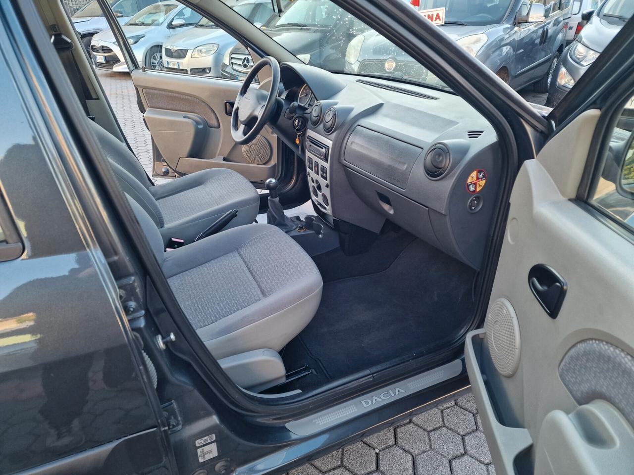 Dacia Logan 1.6 benzina 105cv 7 POSTI