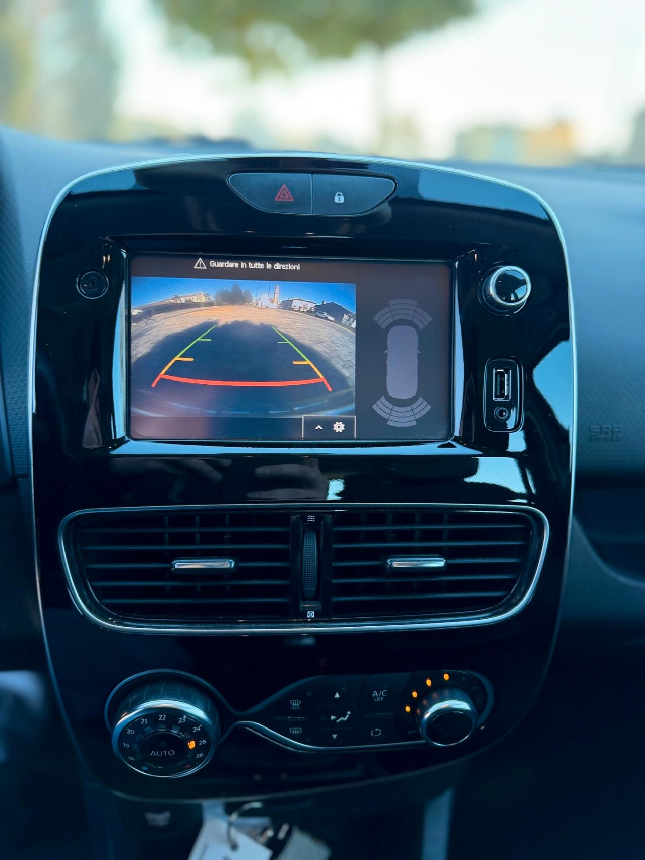 Renault Clio 1.5 dCi 5 porte Moschino Intens neopatentati