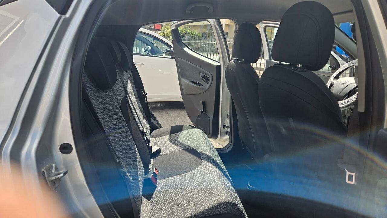 Lancia Ypsilon 1.2 69 CV 5 porte GPL Ecochic Elefantino Blu