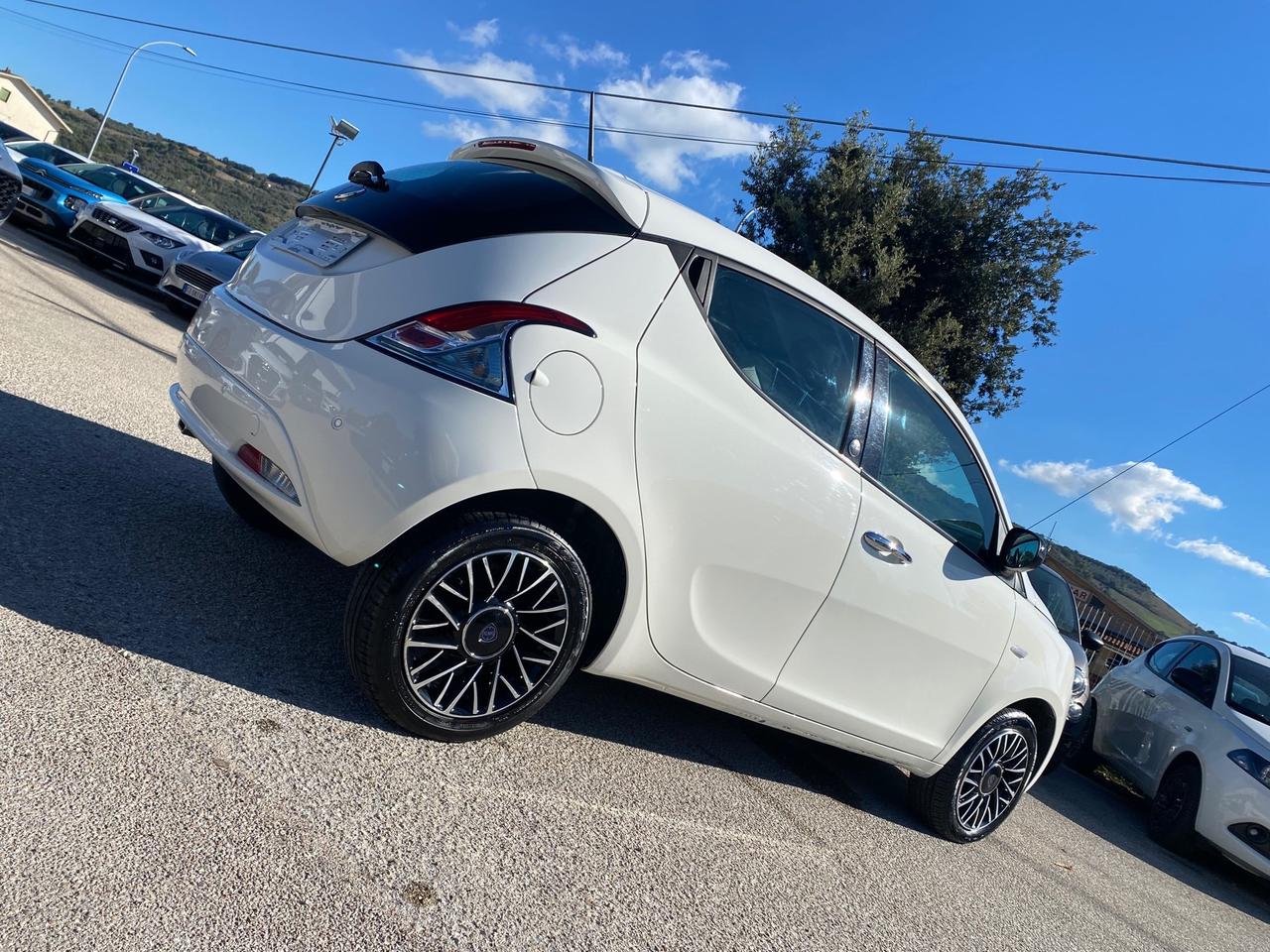 Lancia Ypsilon 1.2 69 CV 5 porte GPL Ecochic Gold