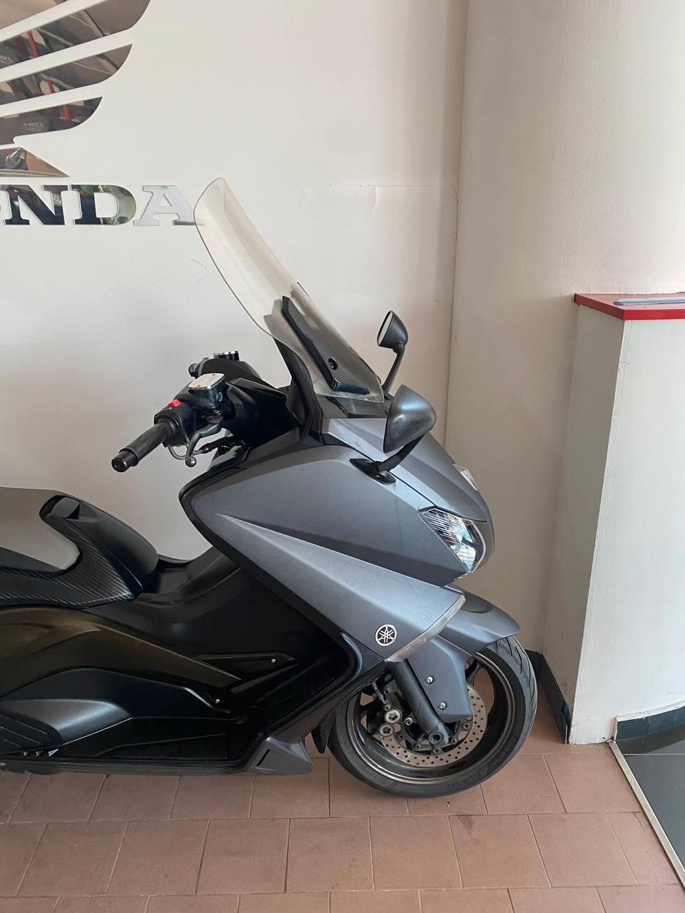 Yamaha TMAX 530