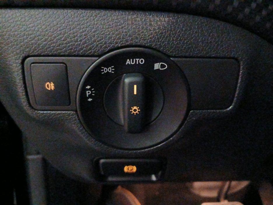 Mercedes-Benz GLA (X156) - GLA 200 d Automatic Business