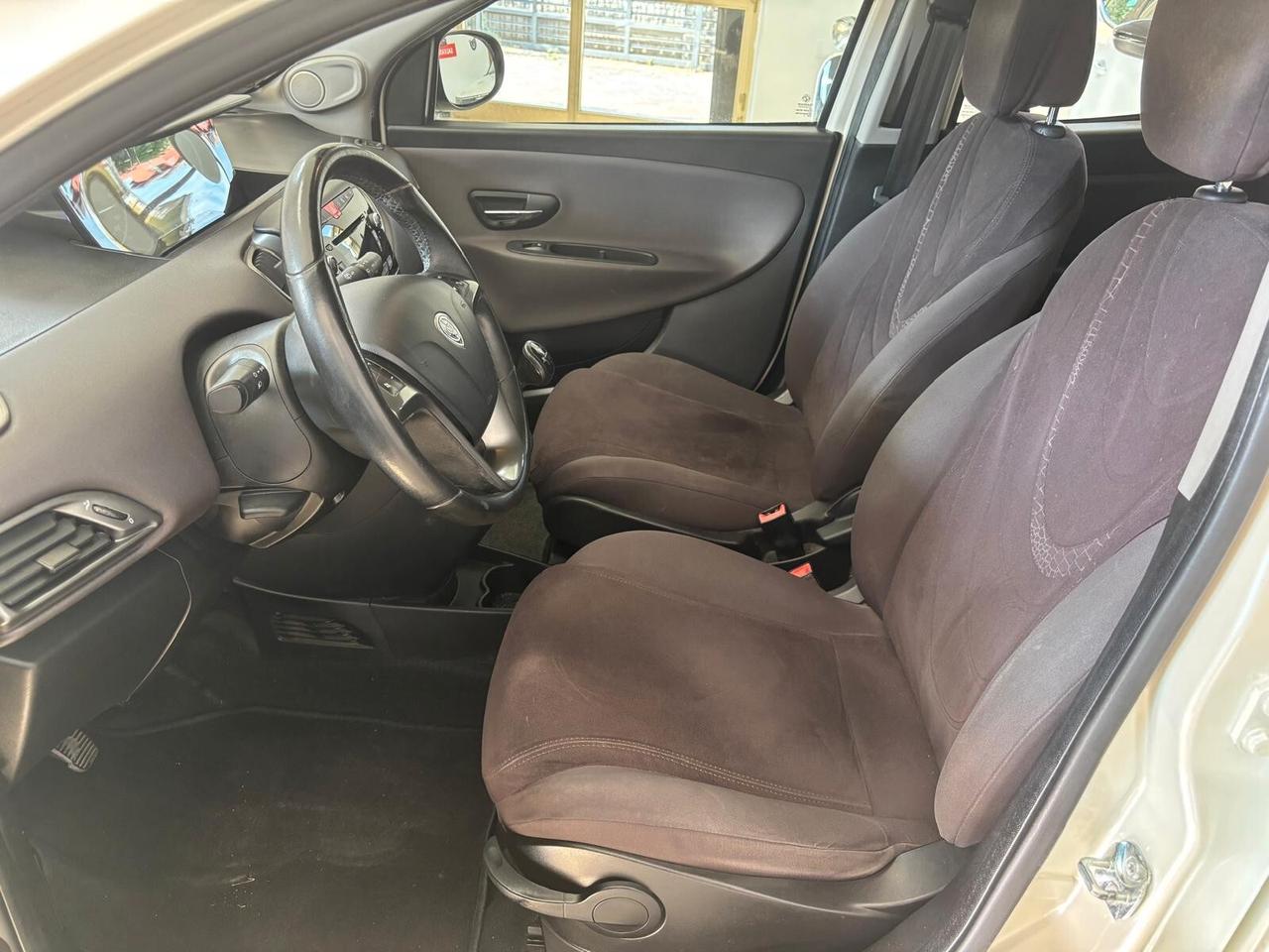 LANCIA YPSILON ANNO 2012 DS 1.3 MULTIJET ADATTA NEOPATENTATI KM 122 MILA