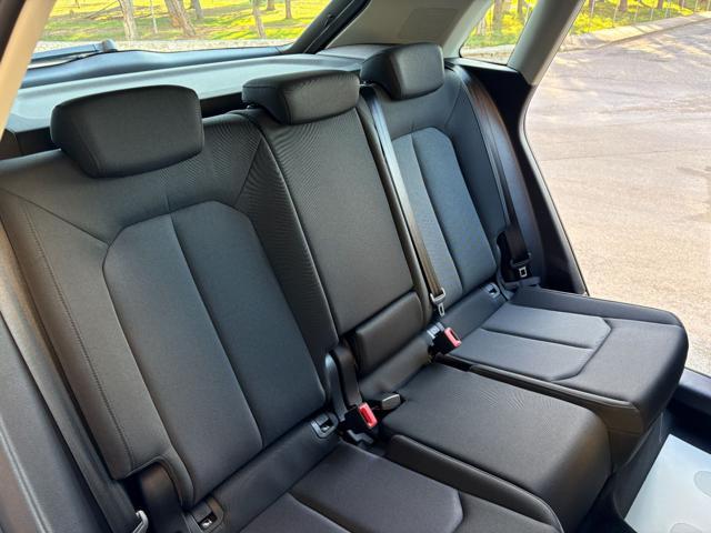 AUDI Q3 35 2.0 TDI S tronic Business Advanced COCKPIT