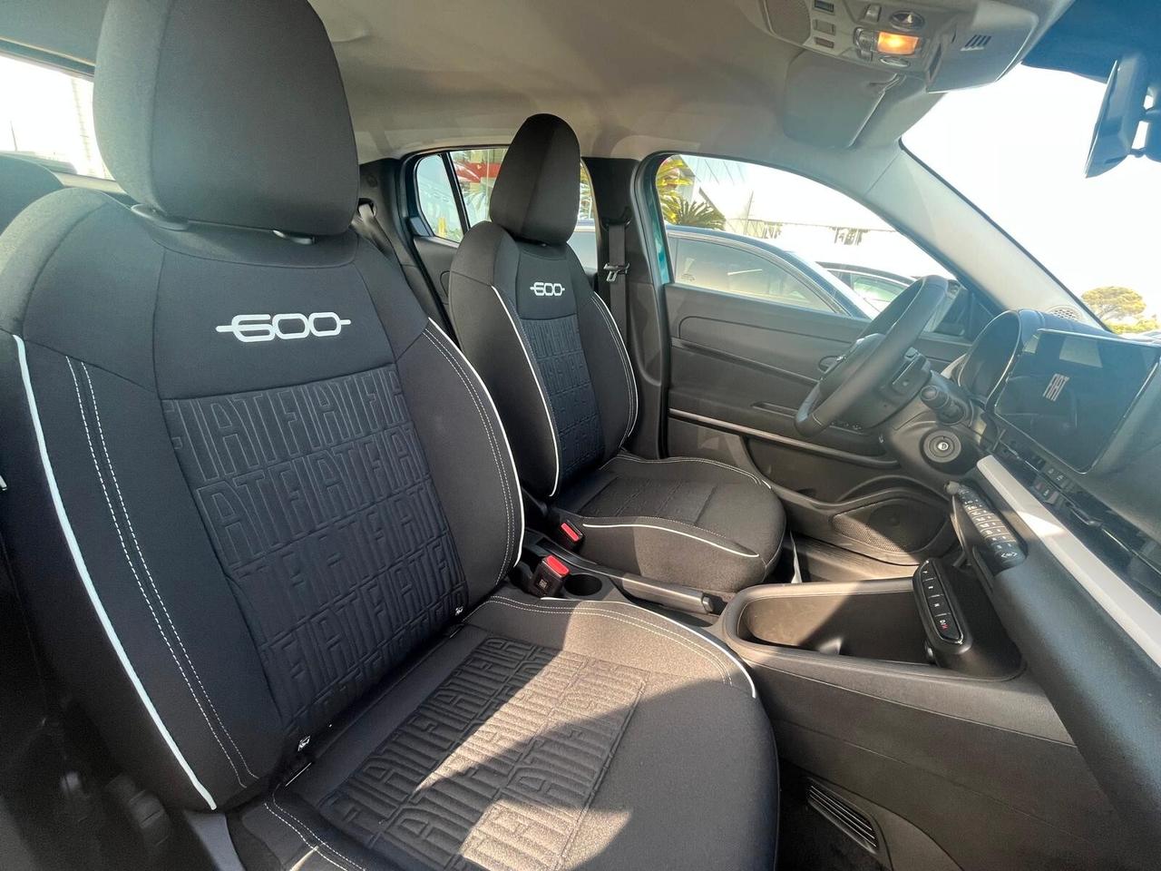 Fiat 600 Hybrid 100 CV DCT MHEV