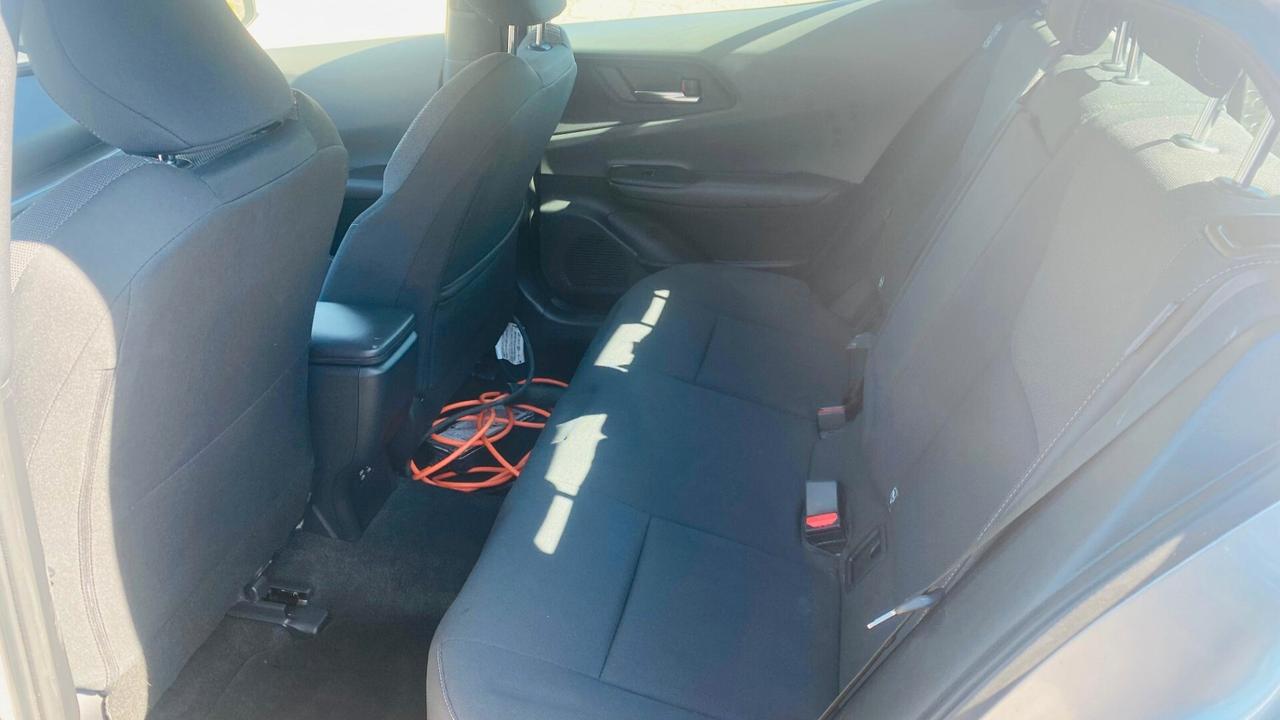 Toyota Prius 2.0 Plug-in Hybrid Lounge