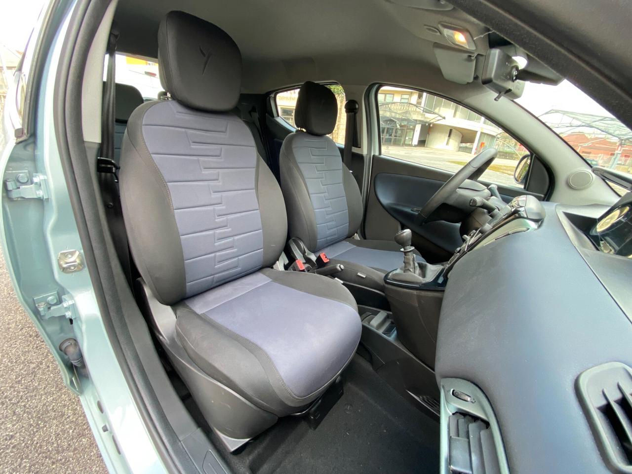 Lancia Ypsilon 1.0 FireFly Hybrid PLATINO