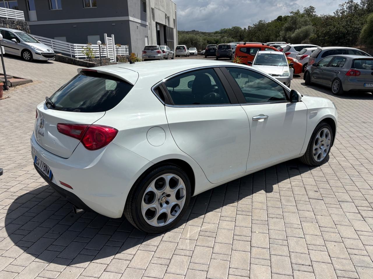 Alfa Romeo Giulietta 2.0 JTDm-2 140 CV Distinctive