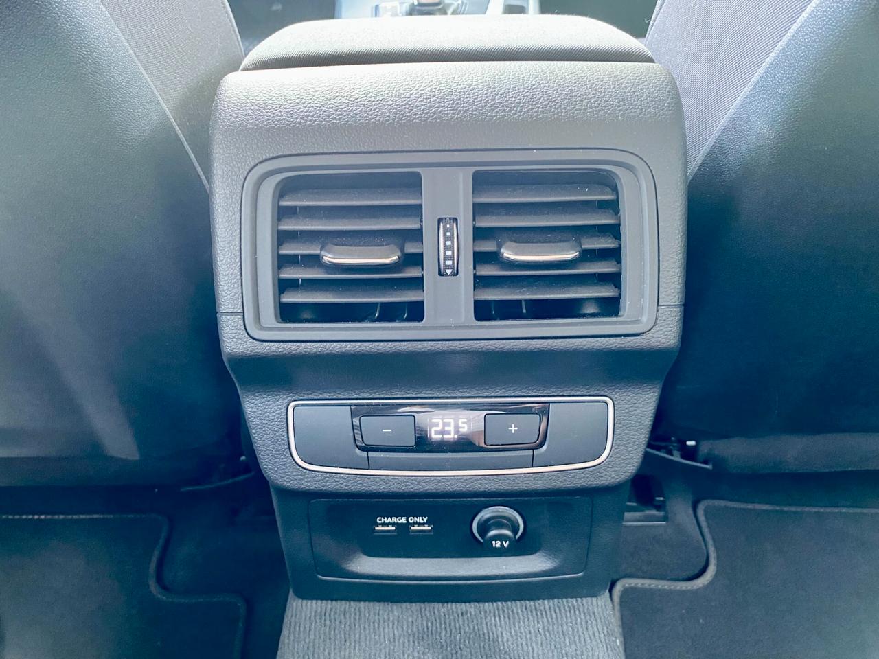 Audi Q5 40 2.0 tdi mhev 12V quattro s-tronic 204cv FARI MATRIX