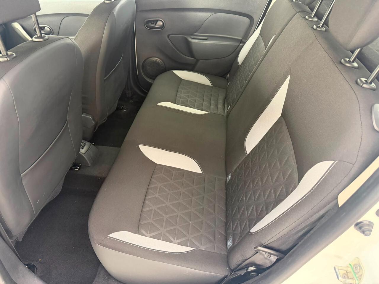 Dacia Sandero Stepway 1.5 dCi 90CV-Diesel - Ok neopatentati