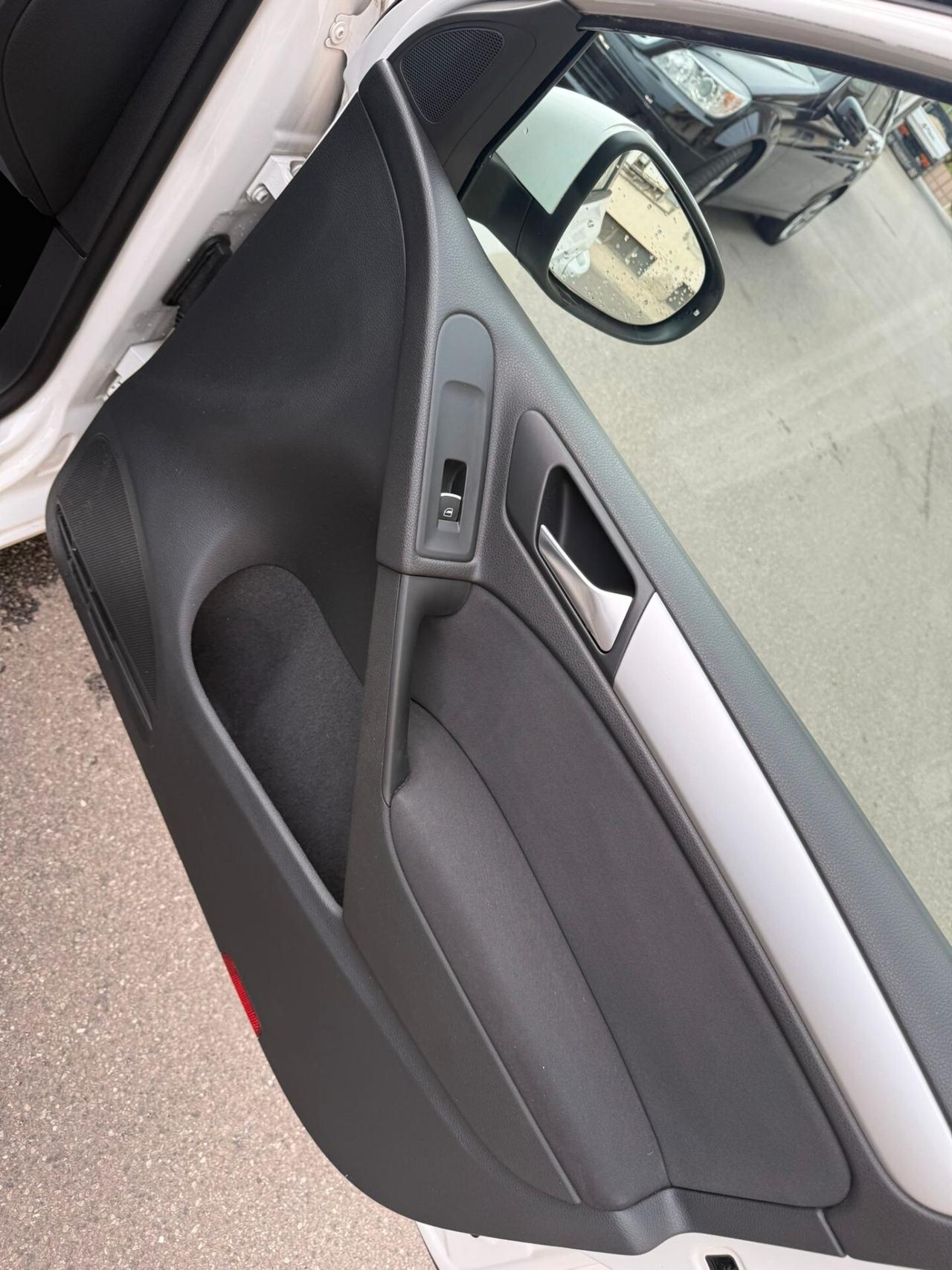 Volkswagen Golf 1.6 TDI DPF 5p. Highline