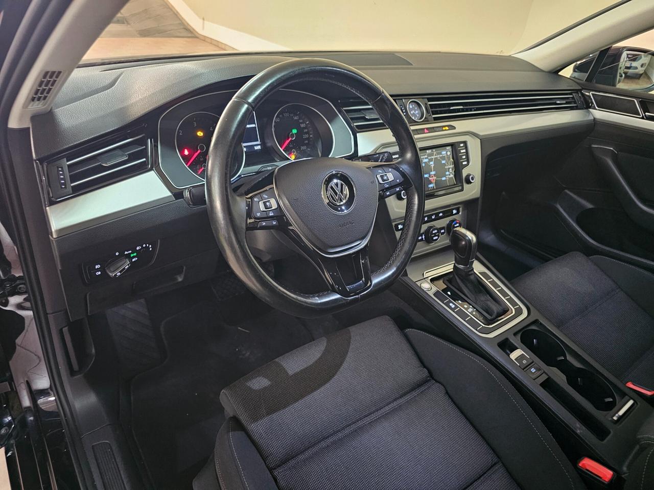 Volkswagen Passat Variant 1.6 TDI SCR DSG Business BMT