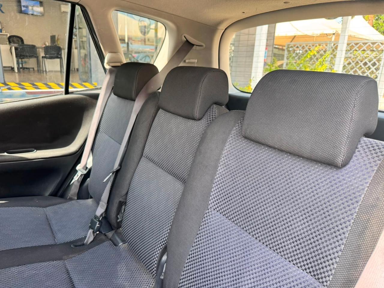 Toyota Corolla Verso 2.0 tdi D-4D