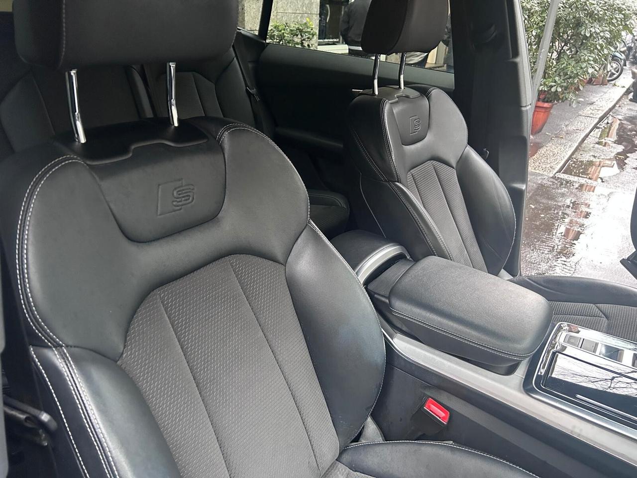 Audi Q8 55 TFSI quattro tiptronic