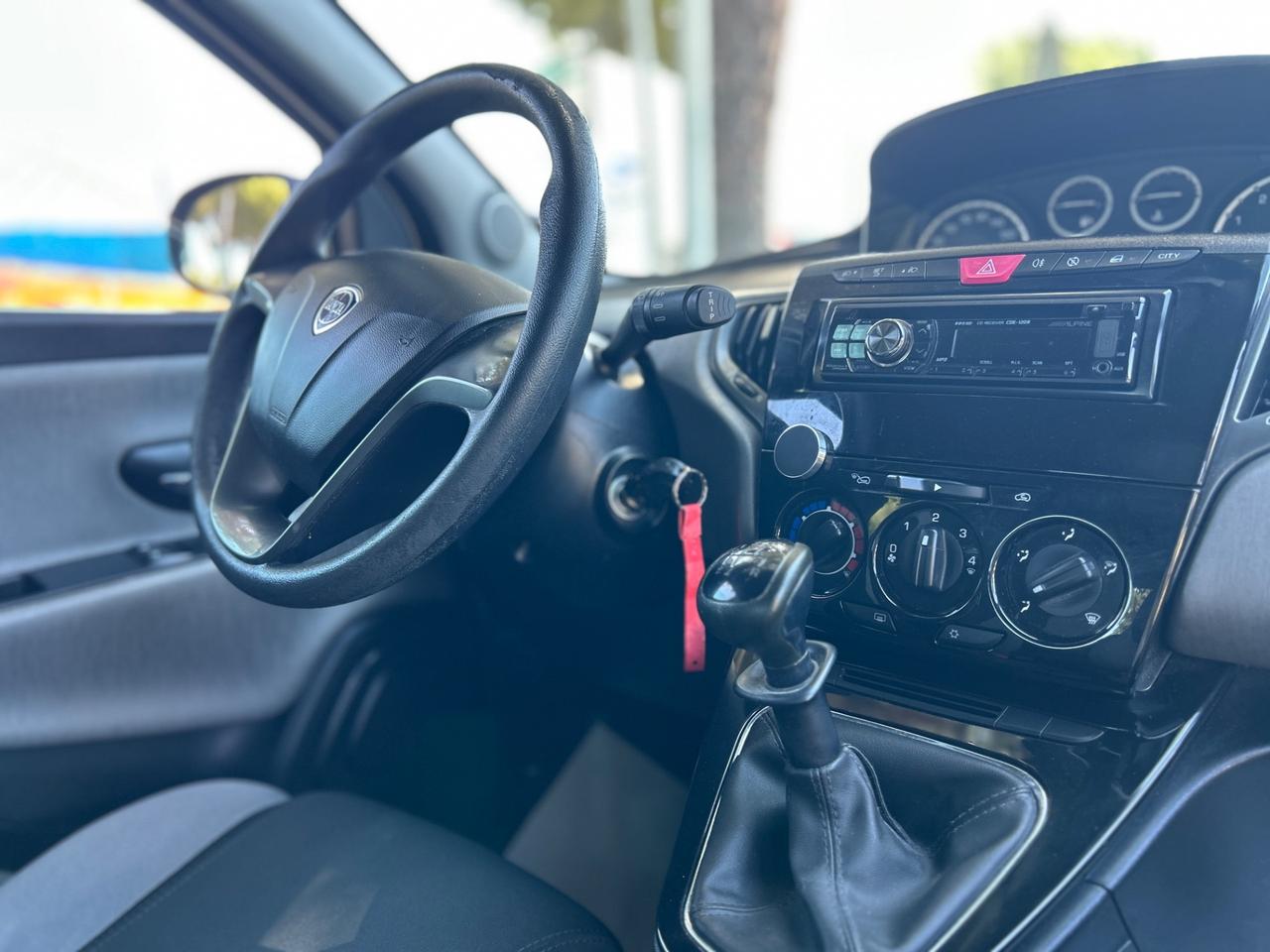 Lancia Ypsilon 1.2 69CV *GPL VALIDO 2027*NEOPATENTATI*